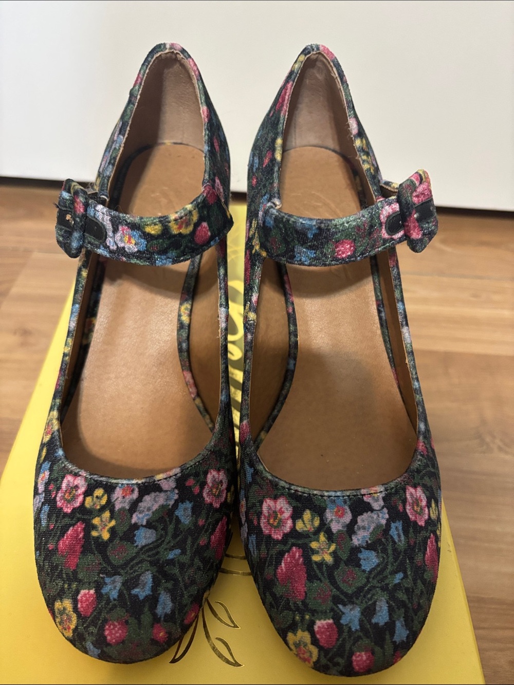 Floral Mary Jane Block Heel Pumps - Black Multicolor